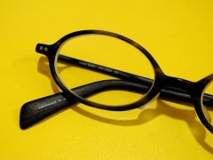 オリジナルブレンドのアロマオイル、遠近両用デビュー♪