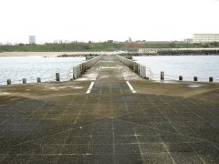 日和山海岸の突堤へ行ってみた