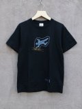 shiii+po　「立入禁止」の背守り入り　The GENBA Tee　Black　Ver.2　size 160