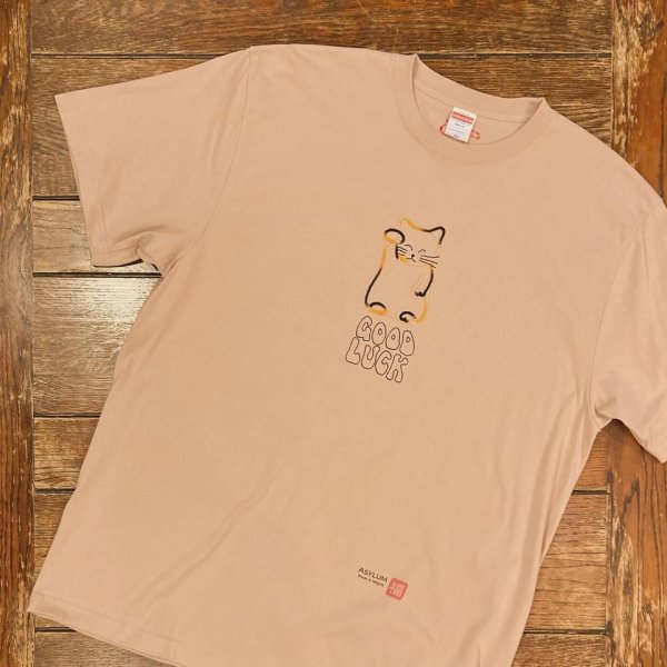 画像1: shiii+po　三毛オスの招き猫+GOOD LUCK+太陽型スタンプ+福の背守りTee size XXL