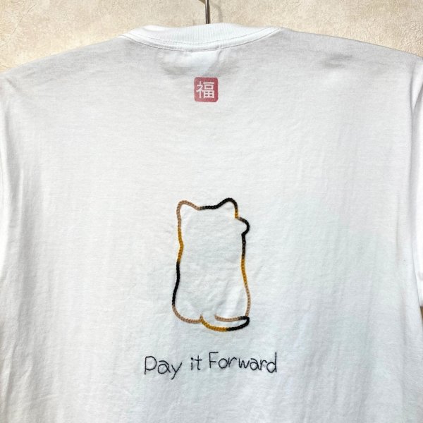 画像4: shiii+po　三毛オスの招き猫 表裏＋「Pay It Forward」 size M